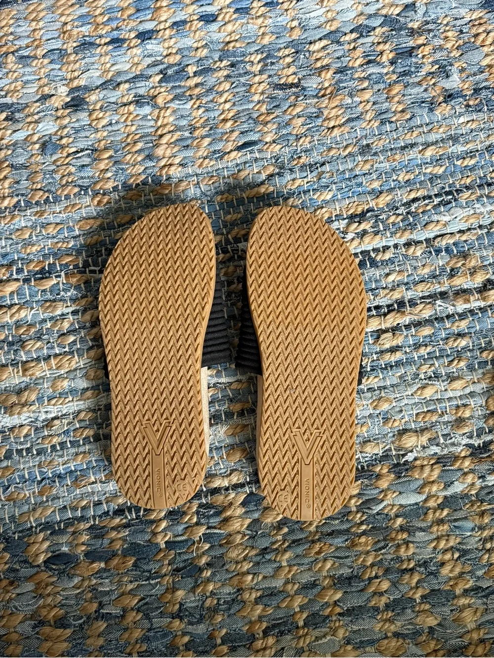Vionic Black Ribbed Slide Sandals - Picture 3 of 3